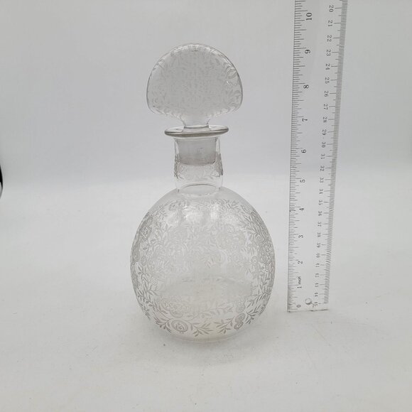 Baccarat Marillon Decanter w/ Extra Stopper - Picture 2 of 5